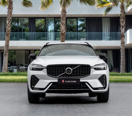 أبيض فولفو XC60 B5 Ultimate Dark 2024 أبيض فولفو XC60 B5 Ultimate Dark 2024