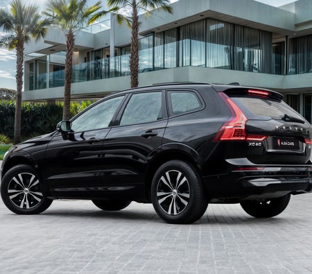 zwart Volvo XC60 CORE 2023 zwart Volvo XC60 CORE 2023