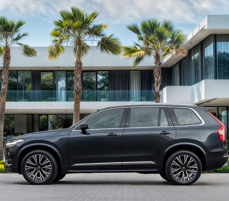 Volvo XC90 2022, photo 2 of 4