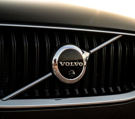 Volvo XC60 2022, photo 2 of 4