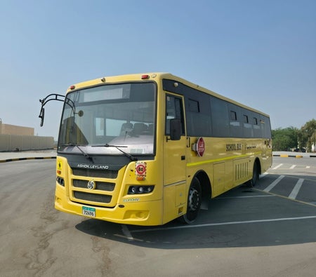 Gelb Ashok Leyland Falcon 2022 Gelb Ashok Leyland Falcon 2022