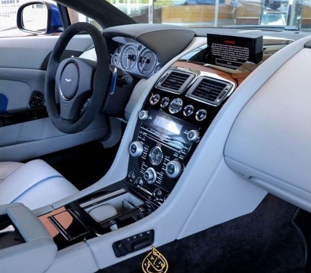 Negro Aston Martin V8 Vantage 2015