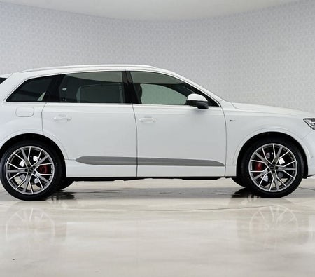 Audi Q7  2018, photo 3 of 4