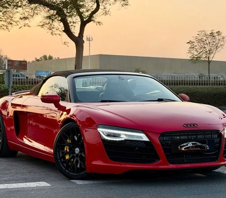 Red Audi R8 Spyder 2016