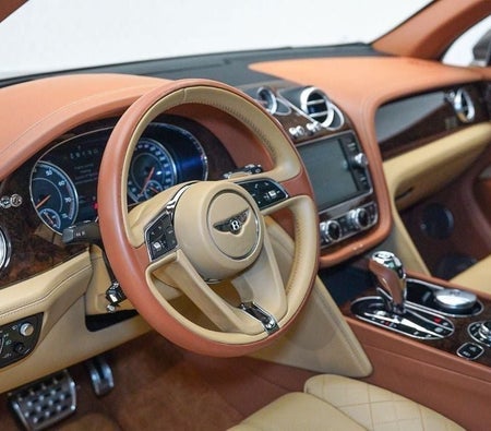 Bentley Bentayga  2017, photo 4 of 4