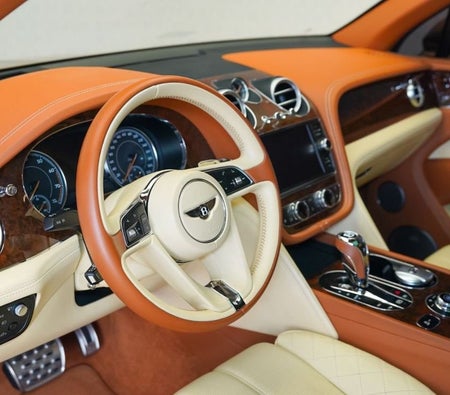 Bentley Bentayga  2017, photo 4 of 4