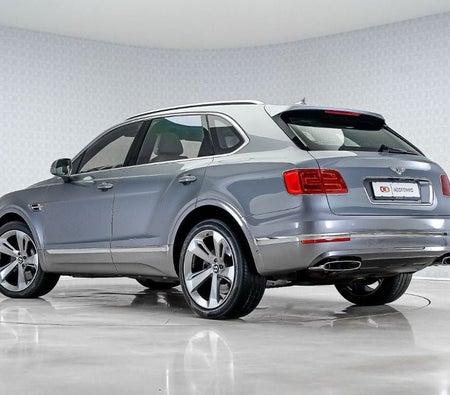 Bentley Bentayga  2017, photo 2 of 4