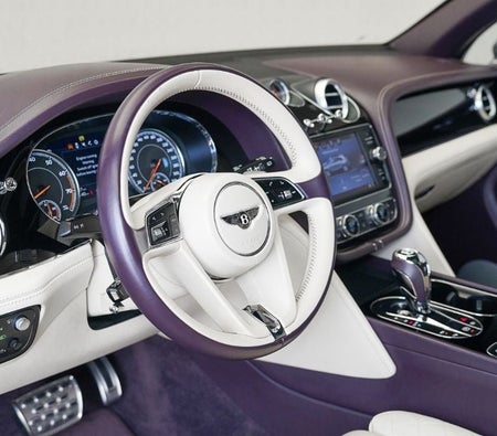 Bentley Bentayga  2017, photo 4 of 4