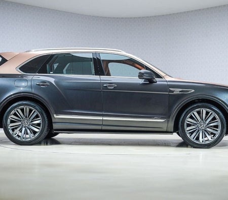 Bentley Bentayga  2022, photo 3 of 4