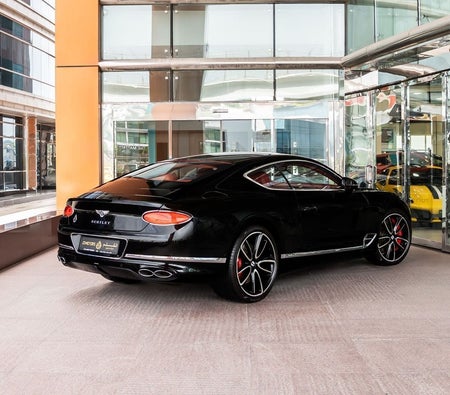 Schwarz Bentley Continental GT 2021 Schwarz Bentley Continental GT 2021