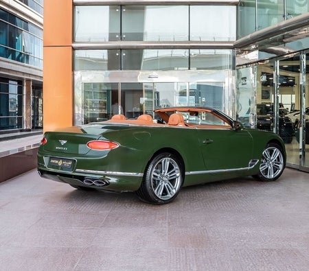 Green Bentley Continental GT 2023