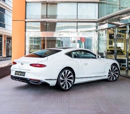 Beyaz Bentley Continental GT 2026