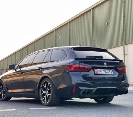 Blau BMW 520 2019