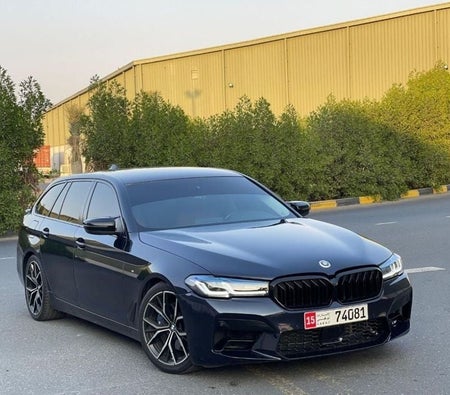 Blau BMW 520 2019