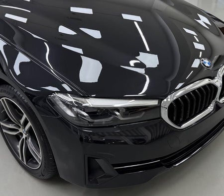 Negro BMW 520 2021