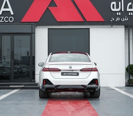 Bianca BMW 530i 2027