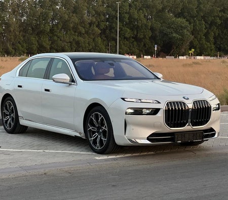 Bianca BMW 735i 2026