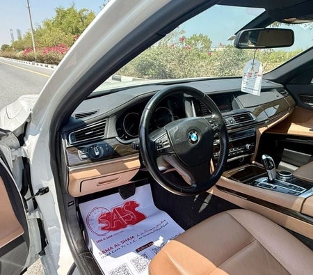 Bianca BMW 740i 2016