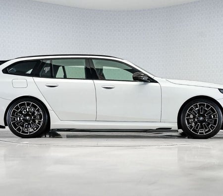 BMW M5  2026, photo 3 of 4