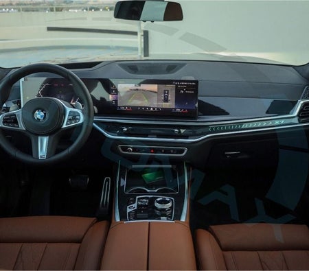 Siyah BMW X7 2026