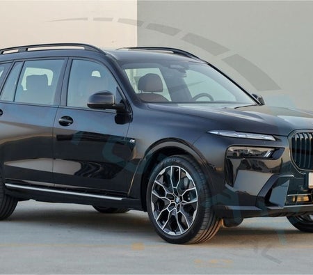 Siyah BMW X7 2026