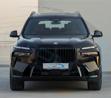Siyah BMW X7 2026