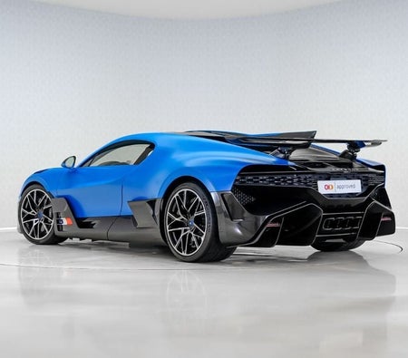Bugatti Divo  2020, photo 2 of 4