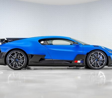 Bugatti Divo  2020, photo 3 of 4