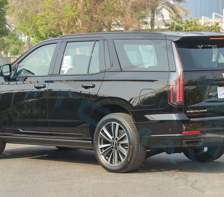 Черный Cadillac Escalade 2026