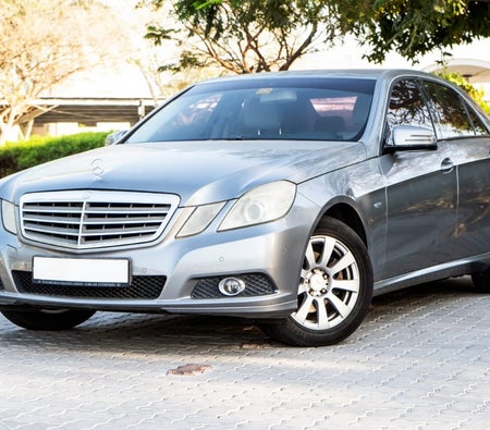 Gebruikt Mercedes-Benz E200  in Dubai