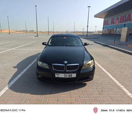 Подержанные BMW 320i  в Аджман