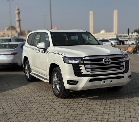 مستعملة تويوتا Land Cruiser GXR V6  في دبي