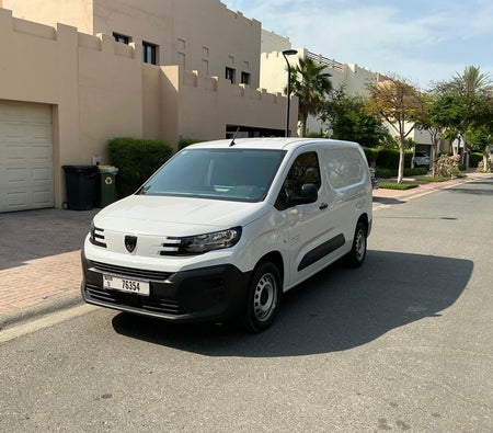 Usato Peugeot Partner Van Long Body in Dubai