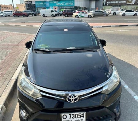 二手 丰田 Yaris Sedan  在 迪拜