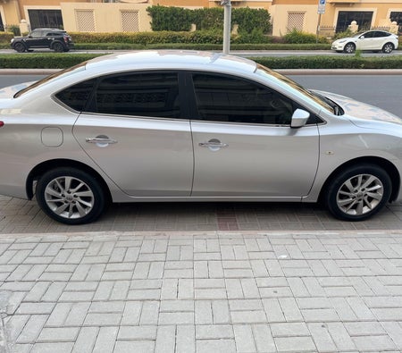 二手 日产 Sentra 1.8 S 在 迪拜