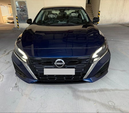 Used Nissan Altima 2.5 in Sharjah