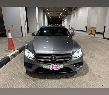 二手 奔驰 E300 AMG PREMIUM 在 迪拜