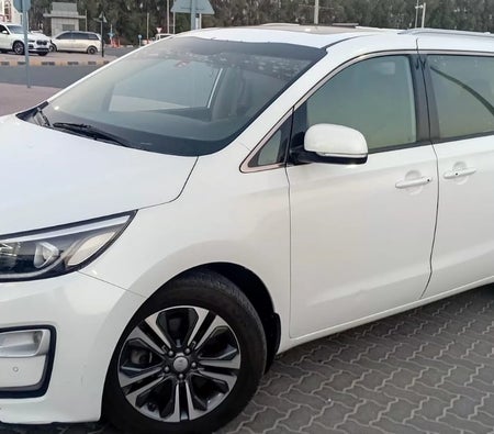Used Kia Carnival in Sharjah