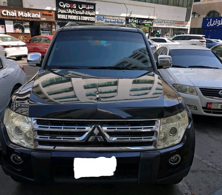 Gebraucht Mitsubishi Pajero GLS in Abu Dhabi