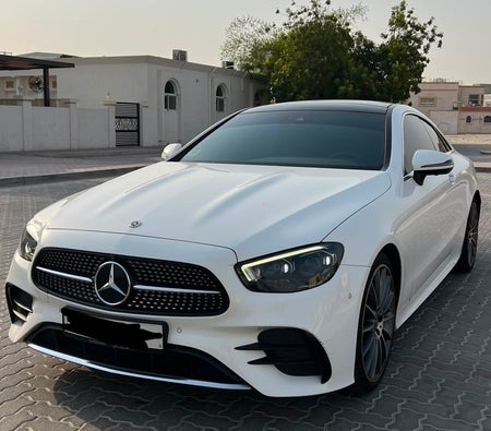 Gebruikt Mercedes-Benz E200  in Dubai