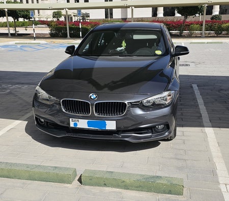 مستعملة بي إم دبليو  320i  في دبي