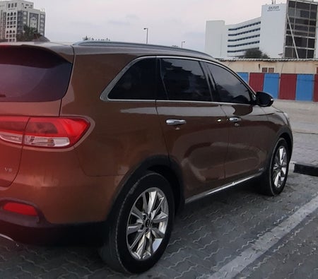 Used Kia Sorento DLX AWD in Sharjah