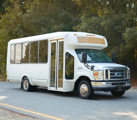 Ford E 350  2016, photo 2 of 4