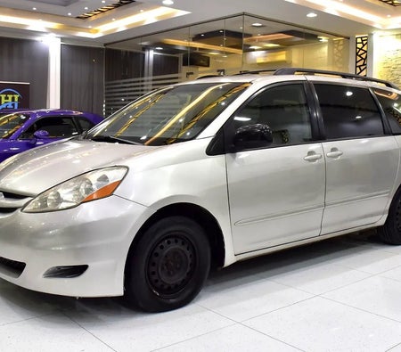 Toyota Sienna LE 2008, photo 2 of 4