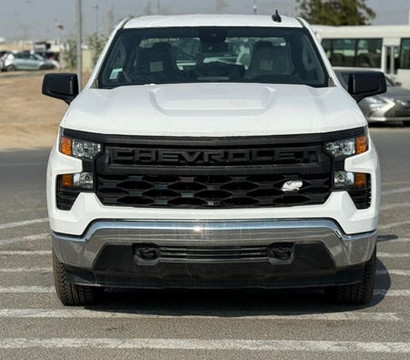 wit Chevrolet Silverado 2025