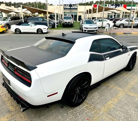 White Dodge Challenger 2018