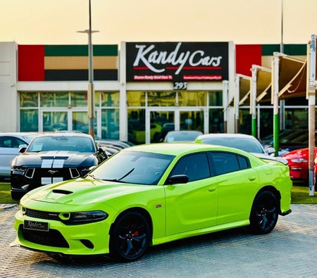 Зеленый Dodge Charger 2019 год Зеленый Dodge Charger 2019 год