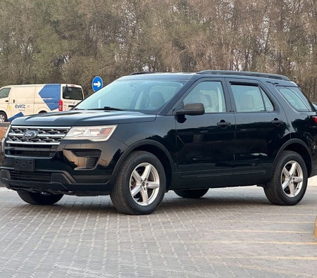 Black Ford Explorer 2018