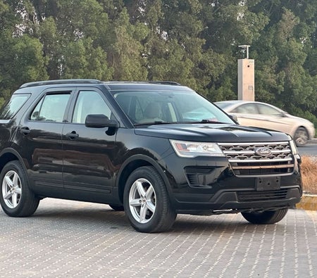 Black Ford Explorer 2018