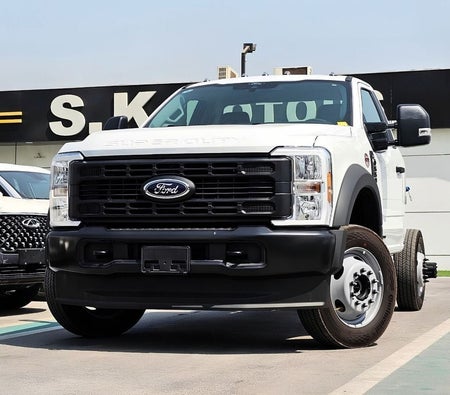 Белый Ford F 550 2026 Белый Ford F 550 2026